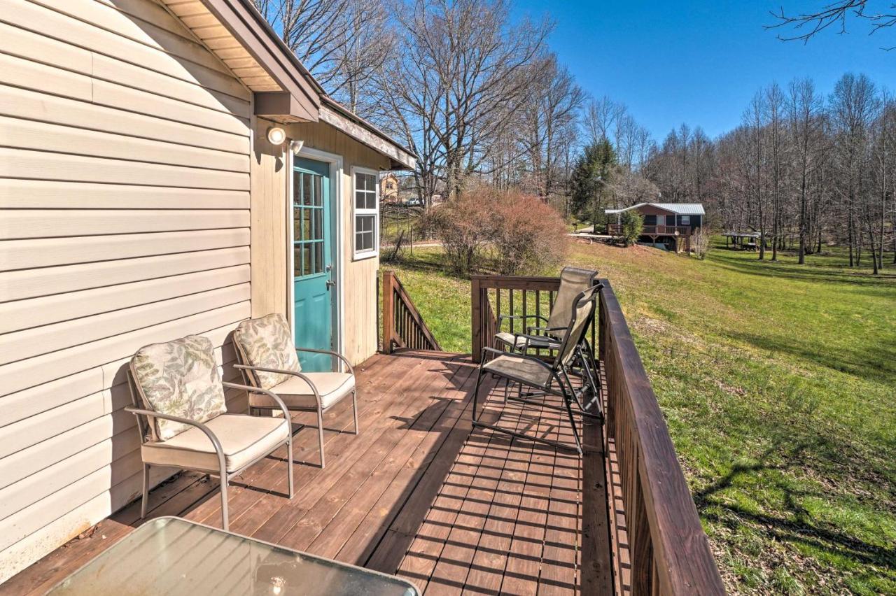 Wine Country Retreat With Fire Pit And Sunroom! Dahlonega Exterior photo