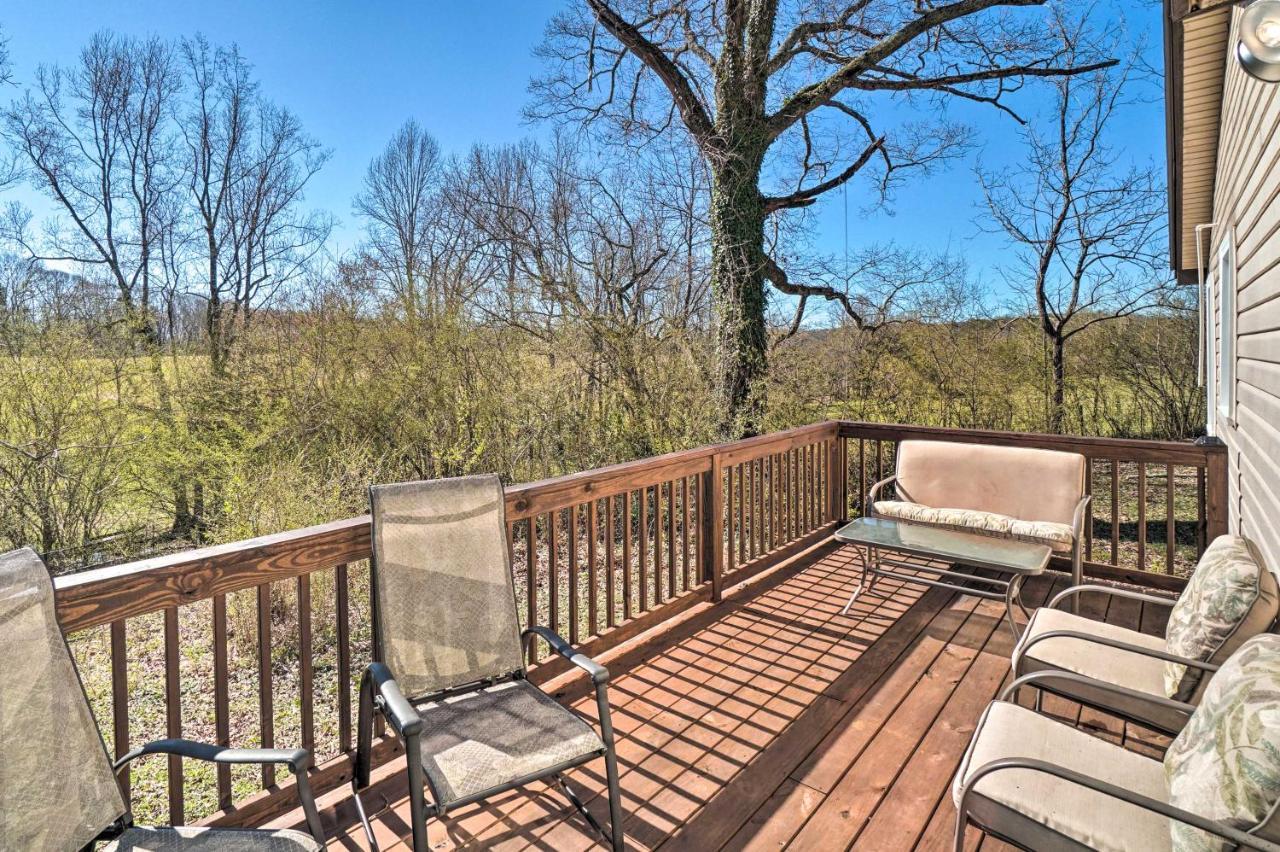 Wine Country Retreat With Fire Pit And Sunroom! Dahlonega Exterior photo