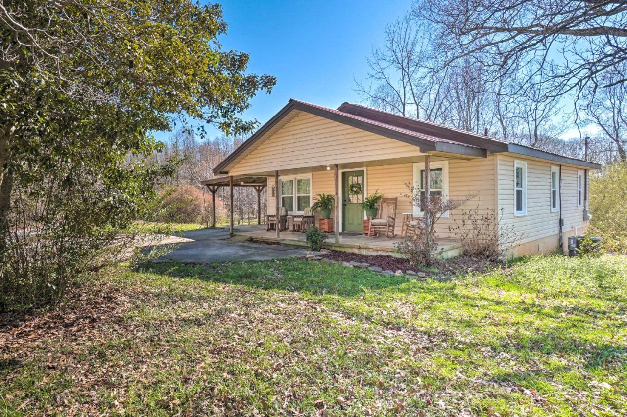 Wine Country Retreat With Fire Pit And Sunroom! Dahlonega Exterior photo